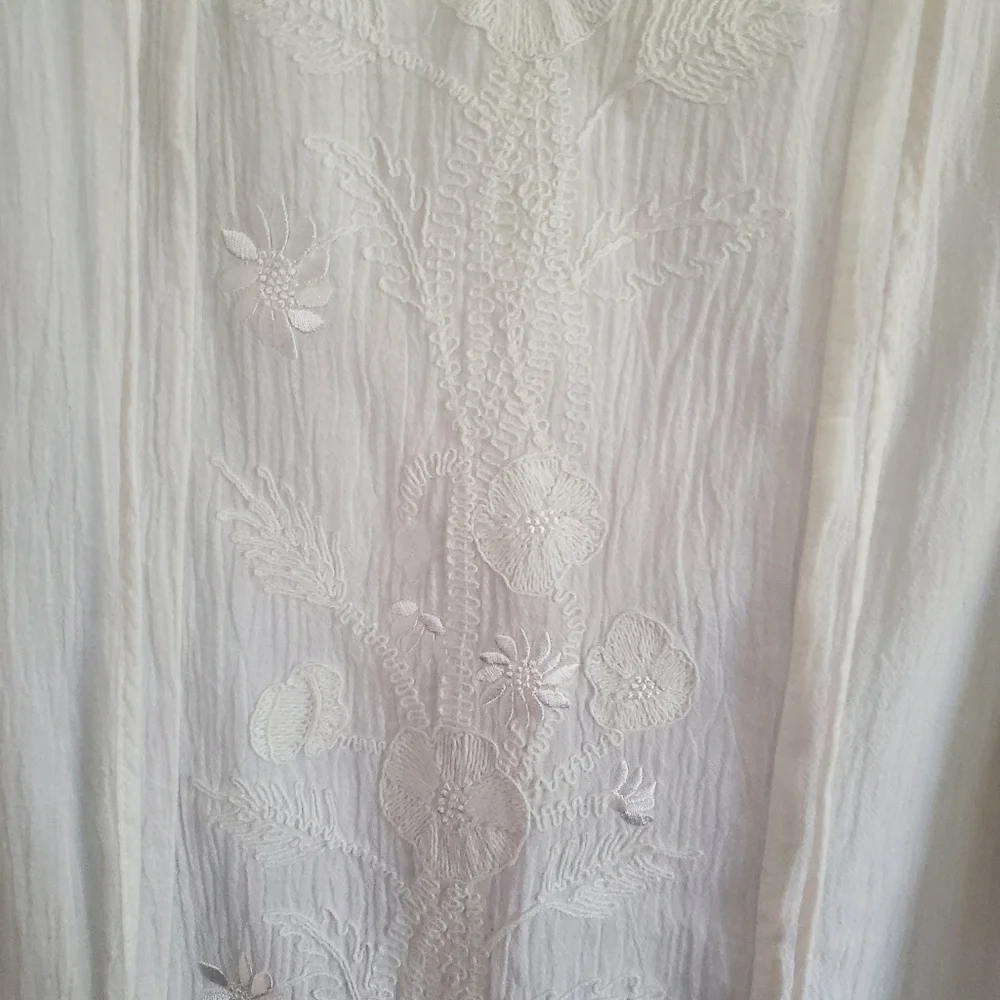 Sundance cataloge white cotton Gauze embroidered dress, size medium - Picture 11 of 12